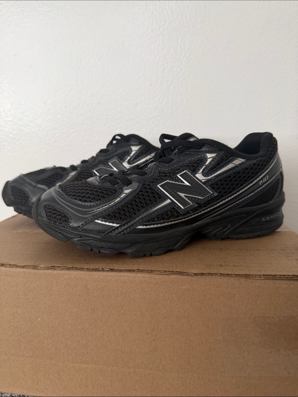 New Balance 740